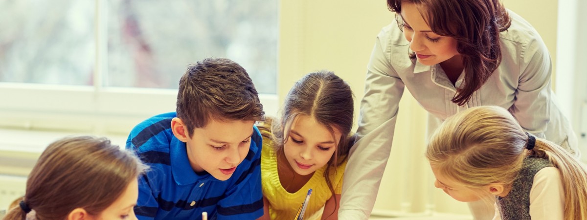 Nawet 160 tys. koron dla przyszłych nauczycieli: rząd wspiera studentów, ale stawia warunki