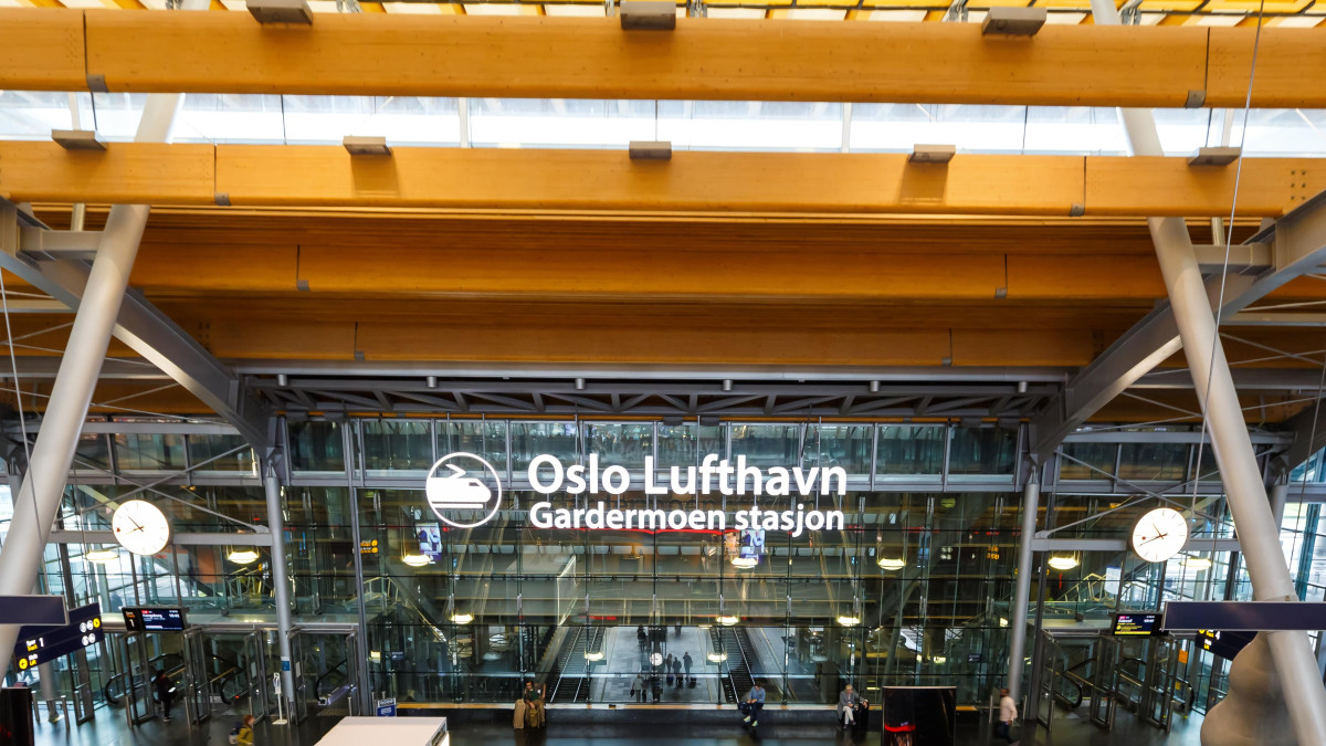 Lotnisko w Oslo ostrzega przed oszustwami: „Nie klikajcie w tę reklamę”