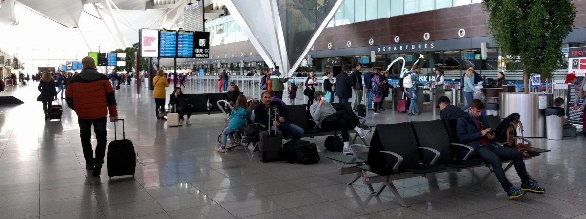 Uderzył stewarda w twarz. Zamiast nad fiordy trafił do izby wytrzeźwień