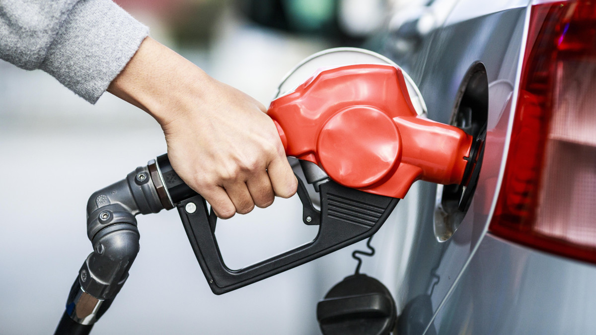 Ceny ropy i gazu szaleją. Rynek zareagował na rozejm Trumpa i Iranu