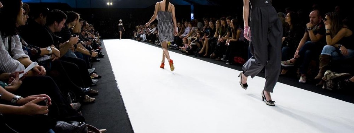 Wystąpiła na pokazie w hidżabie. To pierwszy raz w historii norweskiej mody