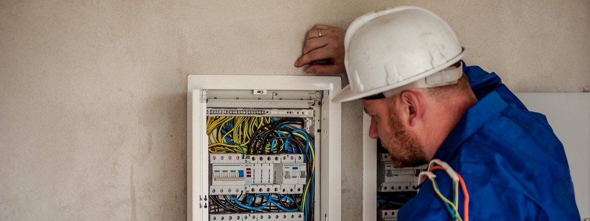 Rząd chce podnieść status wykształcenia zawodowego: „tytuł mistrza równie ważny, co magistra”