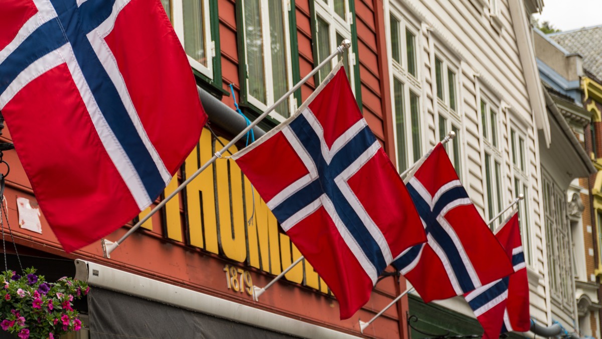 Sposoby na to, jak przesyłać więcej pieniędzy do rodziny w Polsce