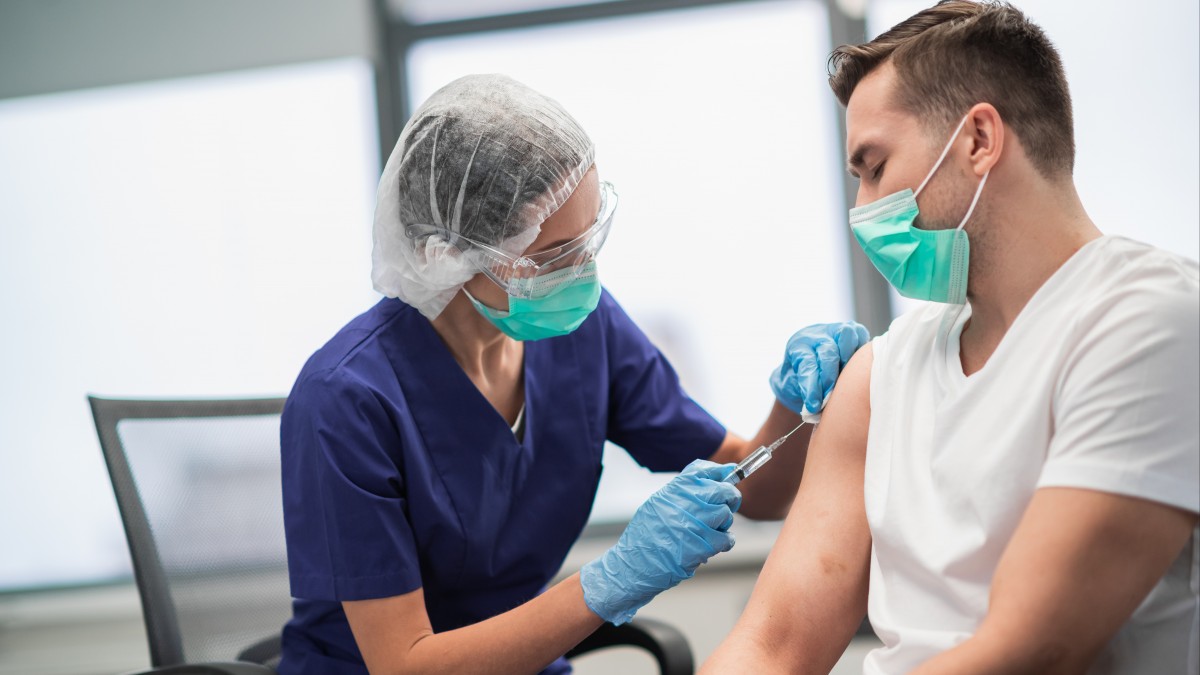 W Norwegii pojawi się więcej dawek: program szczepień w kraju fiordów przyspiesza 