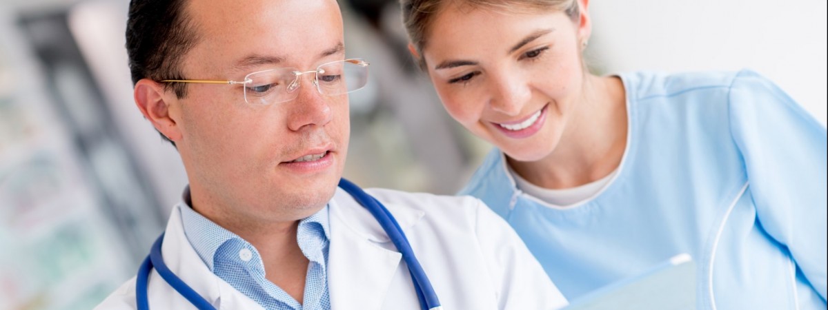 Pobyt za granicą na zasiłku chorobowym a odszkodowanie za wypadek przy pracy