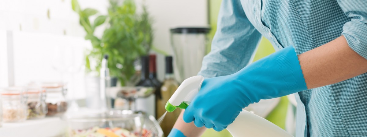 W branży sprzątającej „bez języka zawsze trudniej”. Te zwroty warto znać [SŁOWNICZEK]