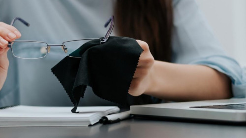 Nosisz okulary w pracy: sprawdź, czy nie powinien sfinansować ich pracodawca