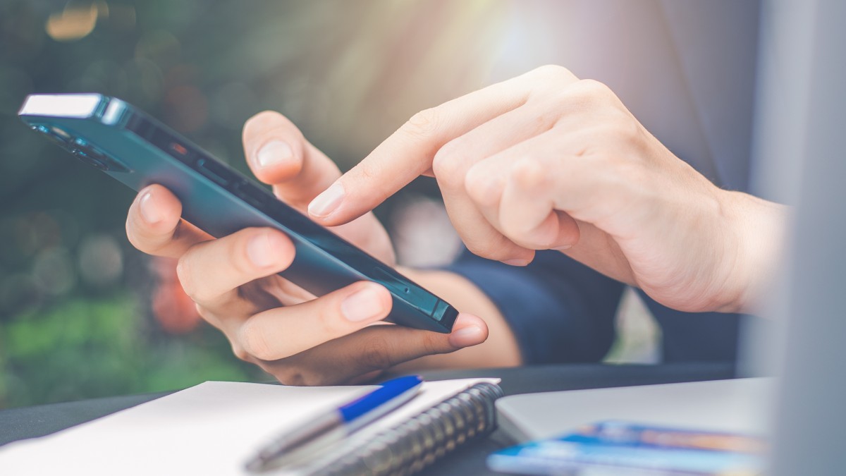 Jak wygodnie i oszczędnie przelewać NOK do Polski?