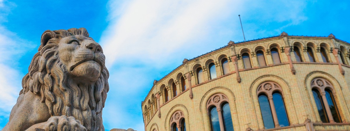 Rząd chce większej władzy, żeby ratować gospodarkę. Storting ogłasza pakiet kryzysowy