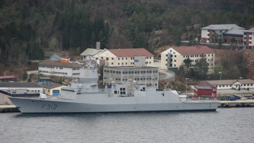 Rosyjski Kościół kupował posiadłości na wybrzeżu Norwegii. Jedną z widokiem na bazę wojskową