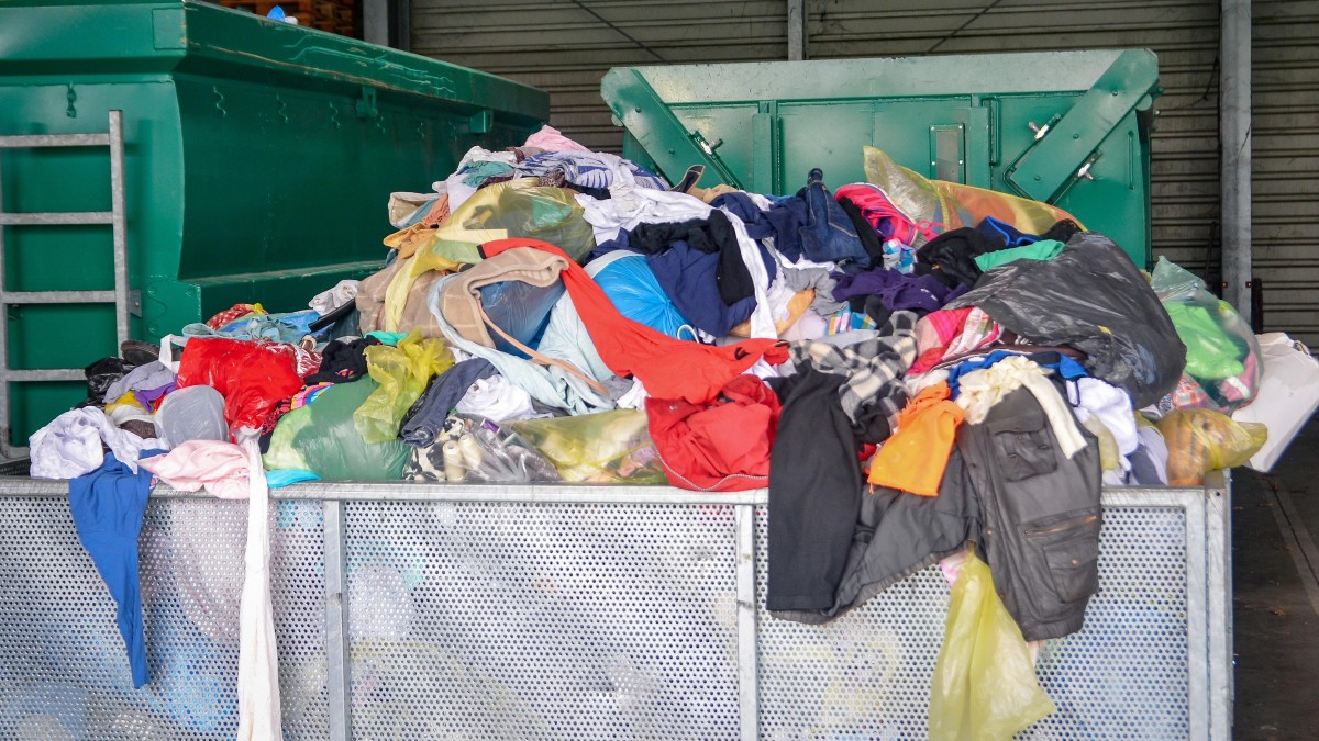 Norweskie sklepy wyrzuciły ponad 800 ton ubrań. Rada Konsumentów chce zaostrzenia przepisów