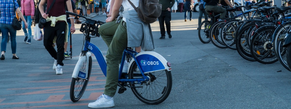 Jazda po chodniku czy pierwszeństwo przejazdu. To musi wiedzieć rowerzysta w Norwegii