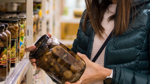 Więcej czasu w domu, nowe nawyki zakupowe: Norwegowie na potęgę kupowali obiady w puszkach