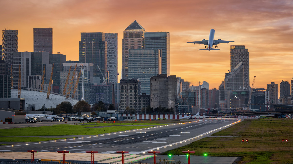 Lecisz do Wielkiej Brytanii z Norwegii lub Polski? Pamiętaj o nowym wymogu rejestracji