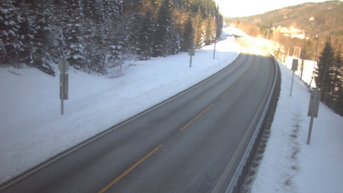 System ostrzeżeń SMS dla kierowców rozszerzony przed Wielkanocą 