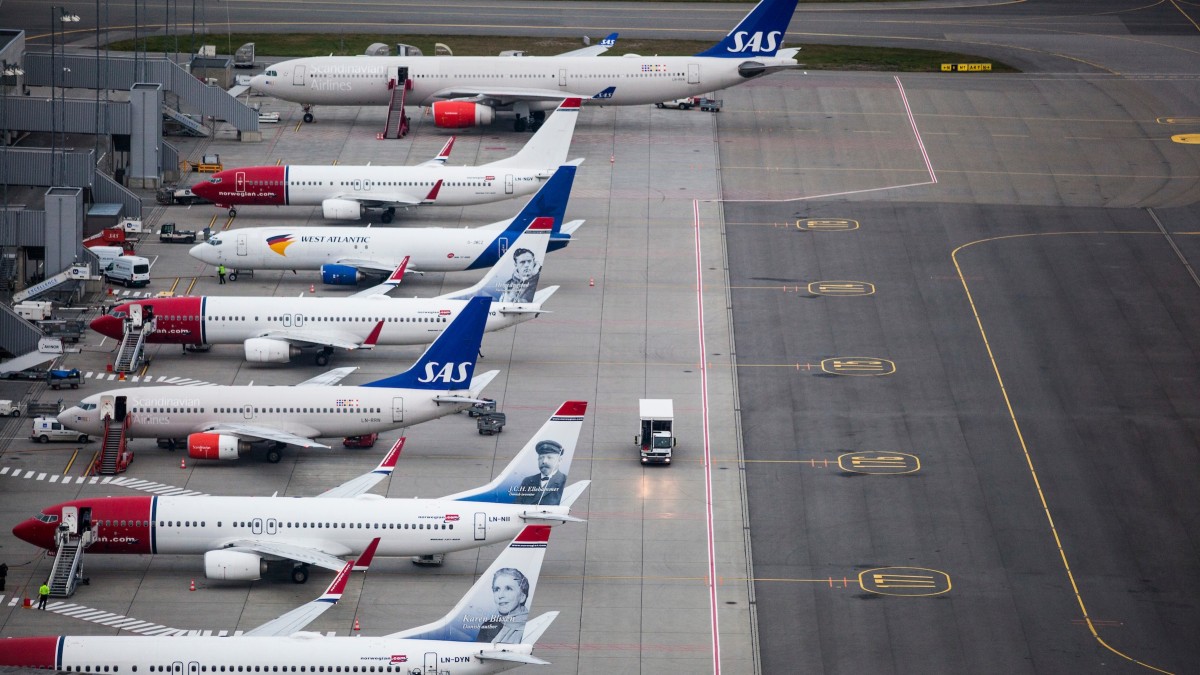 Pierwsze loty odwołane. Kolejni pracownicy dołączyli do strajku