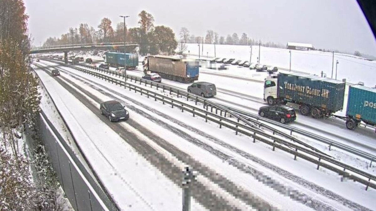 Śnieżny chaos w Norwegii. Opady sparaliżowały drogi na wschodzie kraju