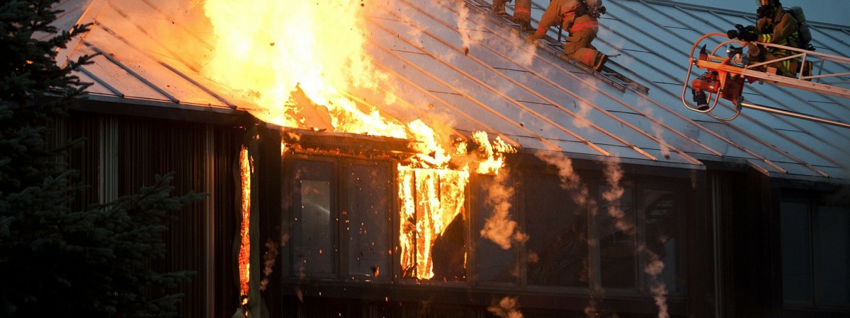 Tragedia w Telemarku: Polka straciła życie w płonącym budynku