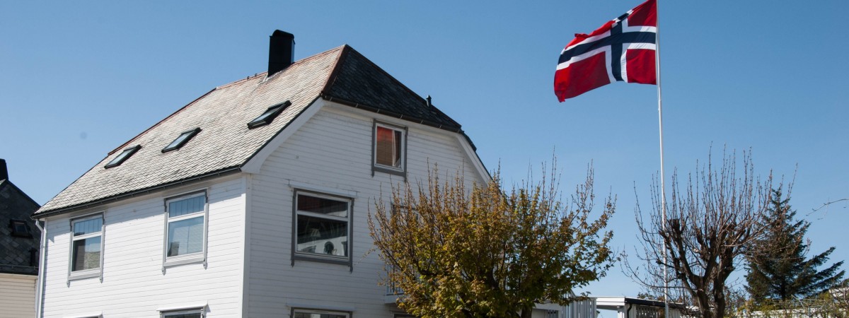 Prawie połowa młodych nie chce głosować. Znani zachęcają – na wszelkie sposoby [VALG2017]