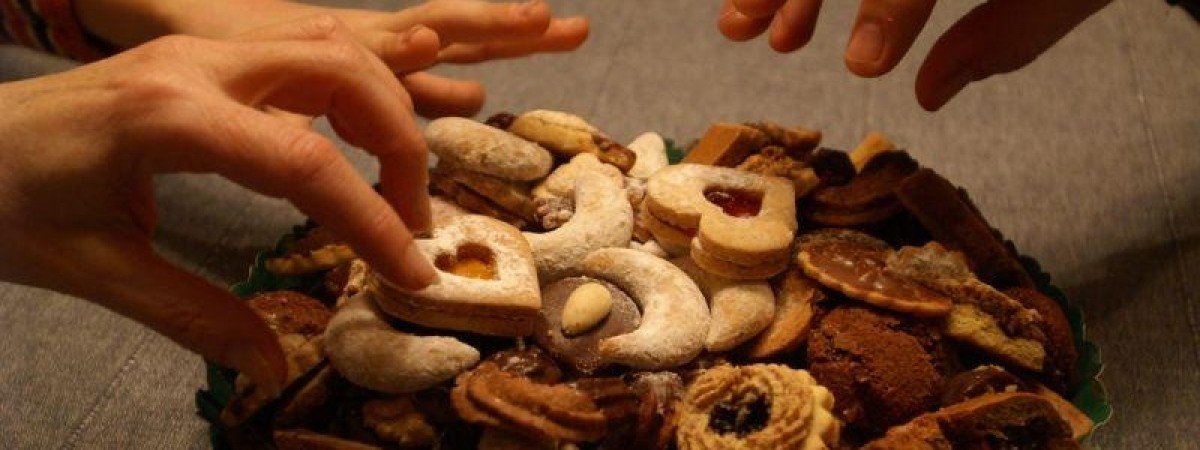 Tradycja norweskich wypieków świątecznych: historia i przepisy na popularne ciasteczka
