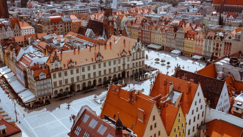 Polska: od poniedziałku regionalizacja obostrzeń. Czy rząd wreszcie otworzy gospodarkę?