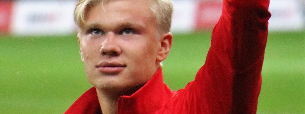 Nie ma nawet 20 lat, a zachwyca na największych murawach: poznajcie złote dziecko norweskiego futbolu