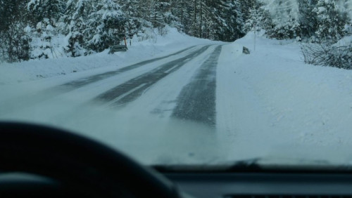 Od dziś spore opady śniegu. Możliwe utrudnienia na drogach