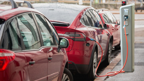 Rekordowa sprzedaż samochodów elektrycznych w Europie. Norwegia na czele