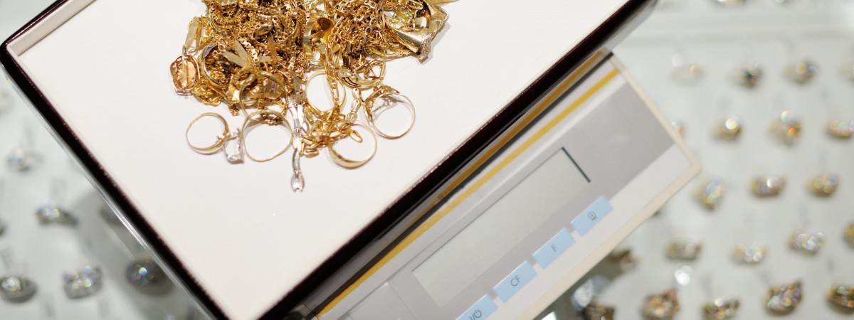 Najpierw benzyna, teraz złoto: kruszec najdroższy od siedmiu lat