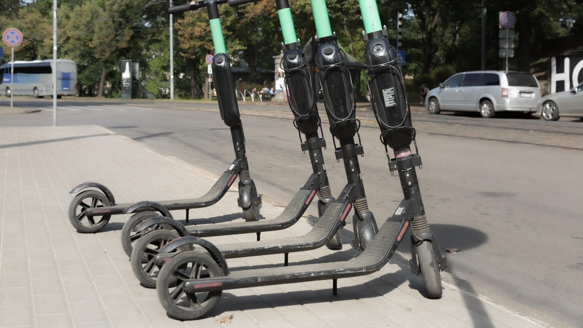 Jechał hulajnogą nietrzeźwy, teraz musi zapłacić prawie 60 000 koron
