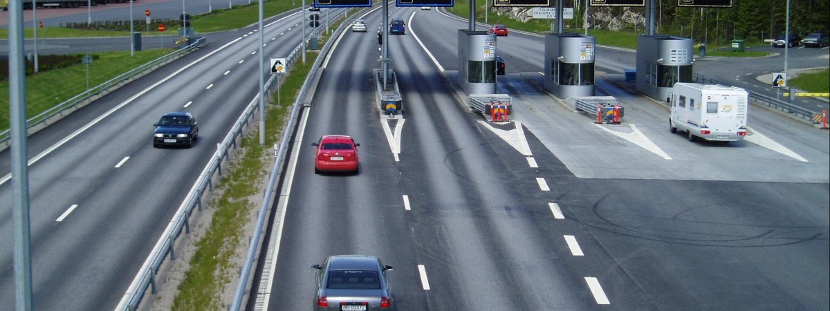 Od jutra zmiany na drogach: ruszają nowe bramki i opłaty dla elbili, znikają sygnalizatory 