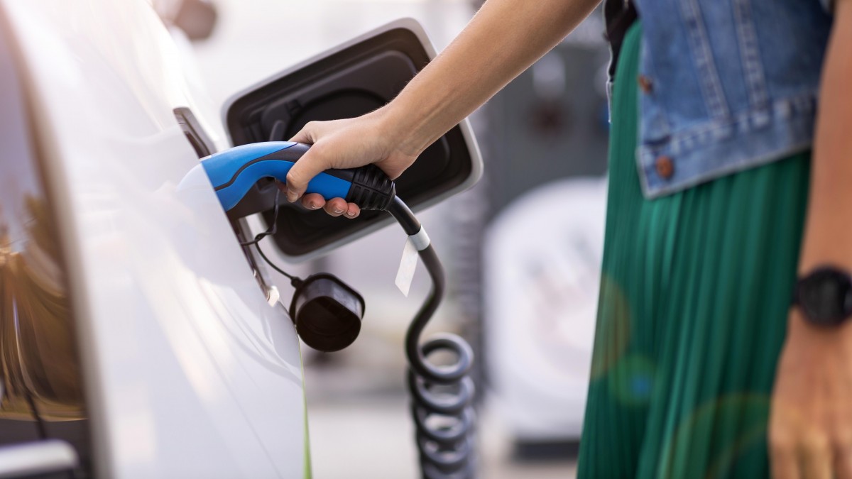 Kierowcy elbili zapłacą więcej za ładowanie samochodu