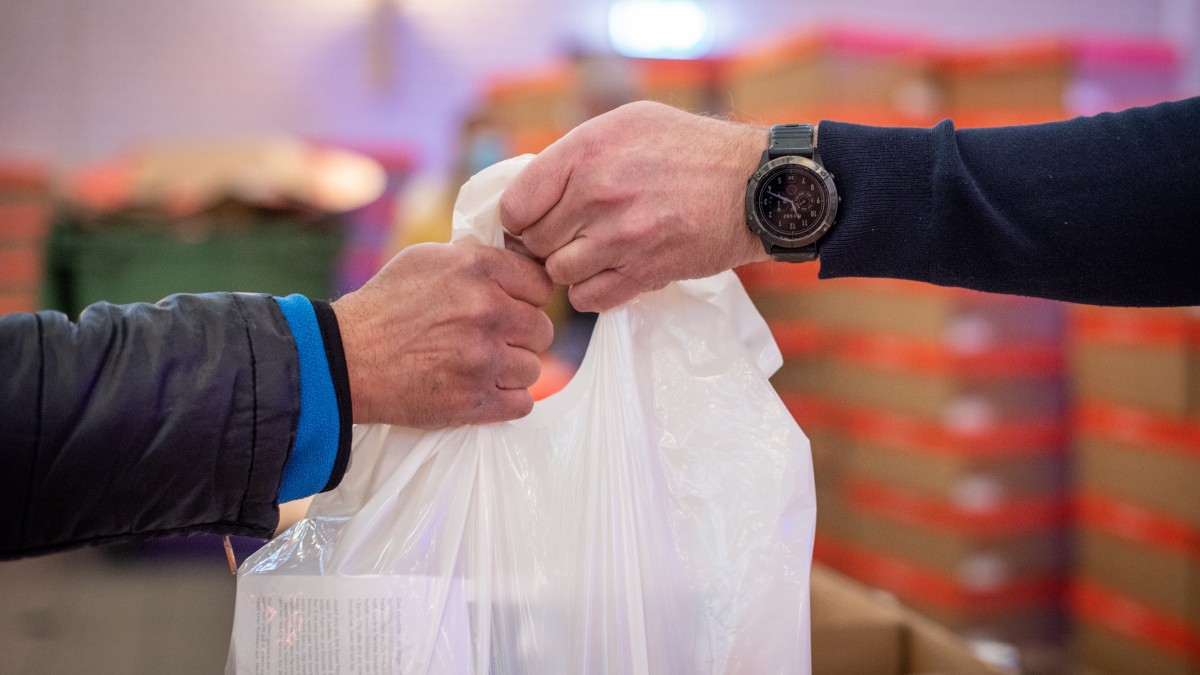 Rosną kolejki po darmowe jedzenie w Norwegii. Ponad 100 tysięcy rodzin zgłasza się do organizacji charytatywnych