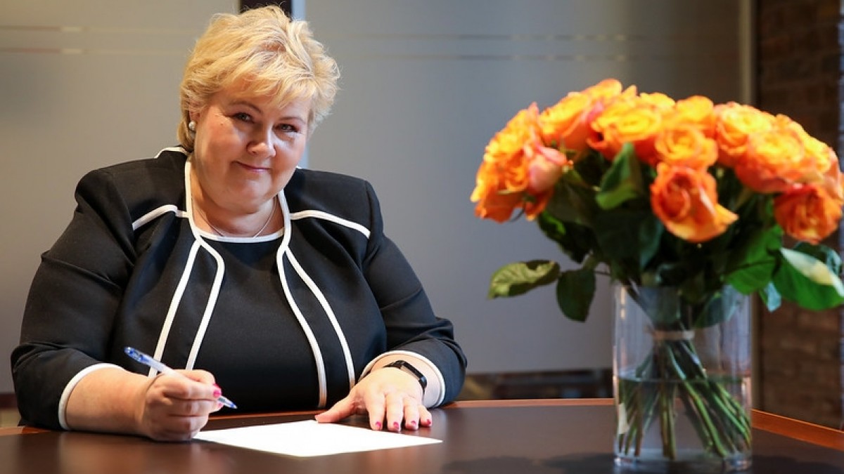 Koniec pewnej epoki: Erna Solberg podaje się do dymisji