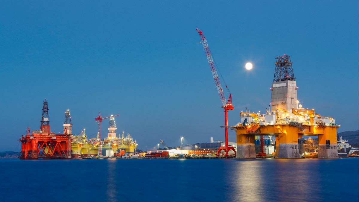 Norwegia zyskuje na wysokich cenach ropy i gazu: nadwyżka handlowa przekroczyła 122 miliardy koron