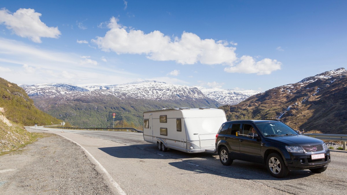 Zmiany na norweskich drogach: od teraz można szybciej jechać z przyczepą
