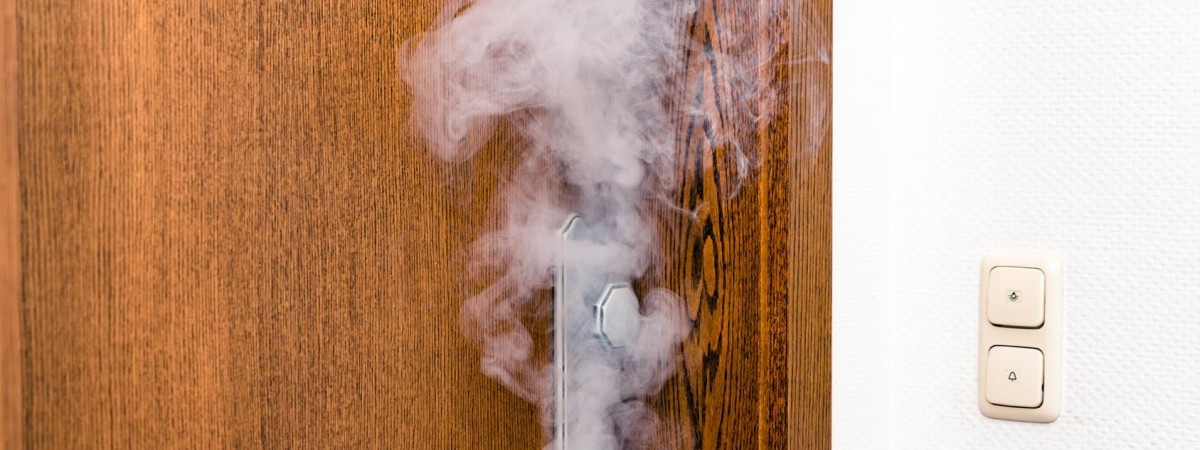 Udusił się dymem z grilla. Zabiła go własna żona