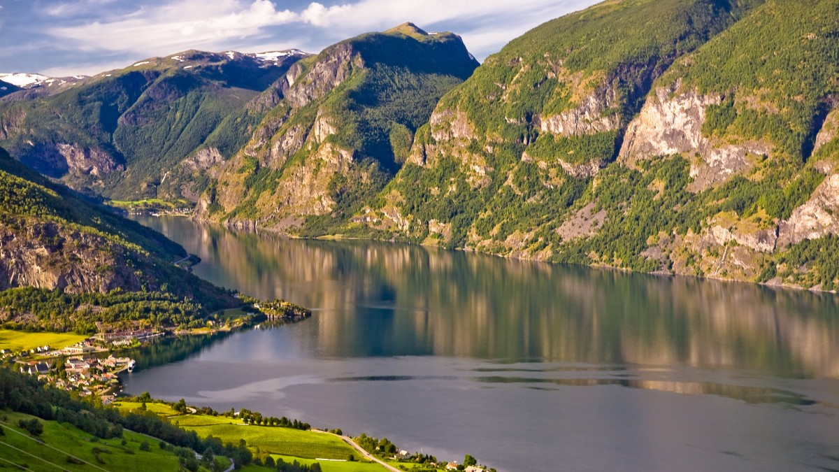 Nowa atrakcja turystyczna w sercu Norwegii: we Flåm powstanie 90-metrowy hotel