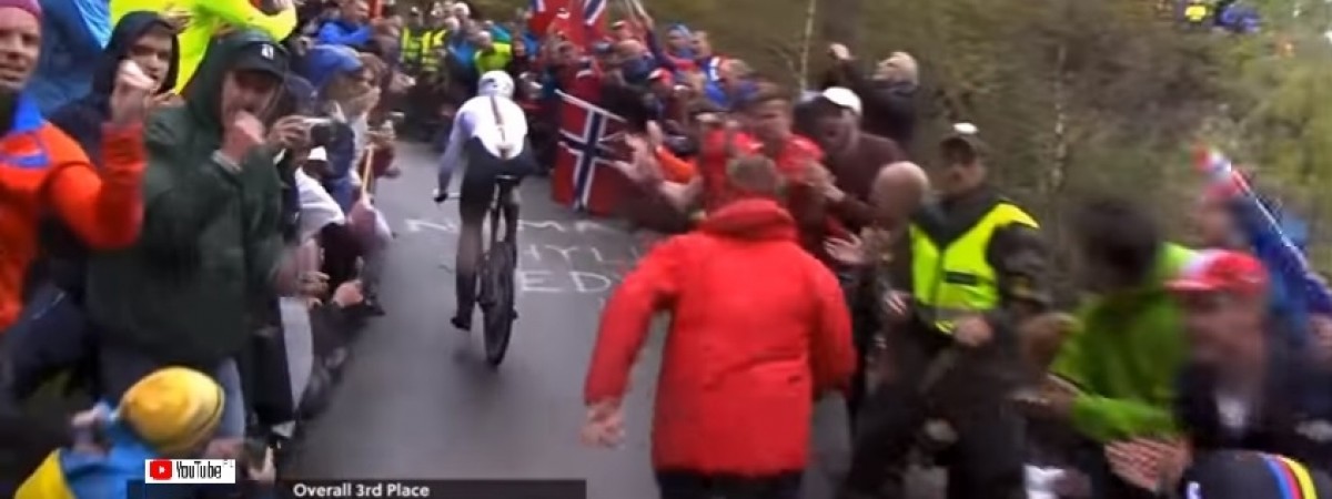 Norwescy policjanci bohaterami MŚ w Bergen. Obezwładnili „szalonych kibiców” [VIDEO]