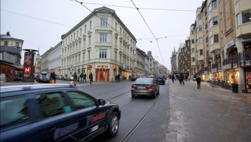 Nowe zakazy parkowania w stolicy. W tym przy najdłuższej handlowej ulicy Norwegii