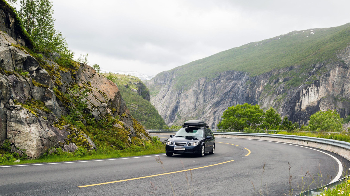 Niebezpieczeństwo na drogach rośnie. Wielu kierowców ignoruje ostrzeżenia