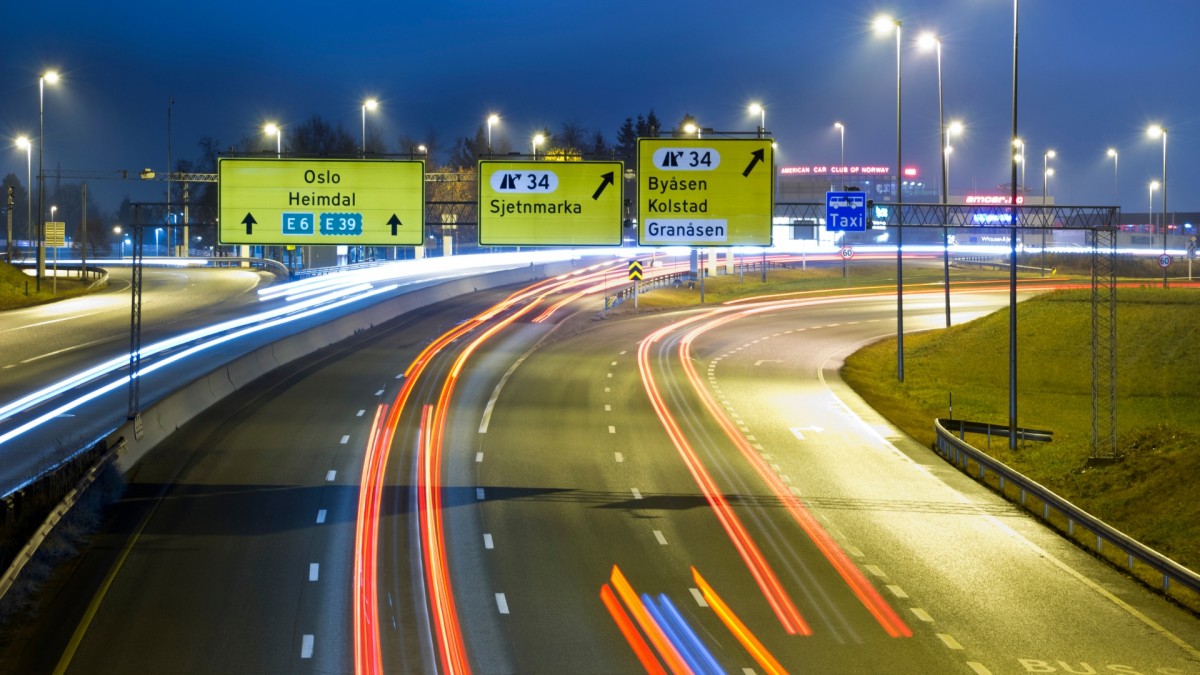 148 godzin i to tylko w godzinach szczytu. Mieszkańcy Norwegii tracą setki godzin w korkach