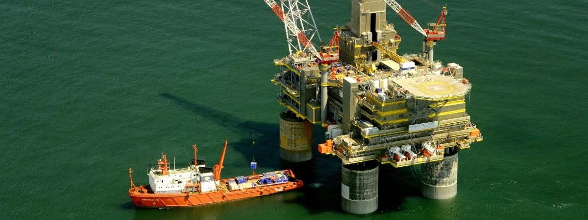 Cena ropy naftowej leci na łeb na szyję. Jest najniższa od 2003 roku