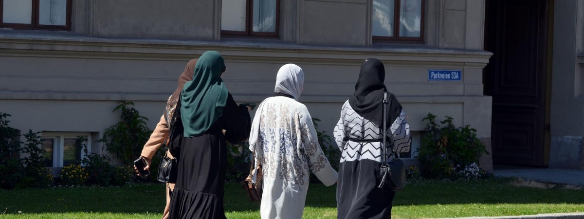 Stracą socjale, jeśli nie kupią w Norwegii mieszkania: muzułmanie znów na cenzurowanym