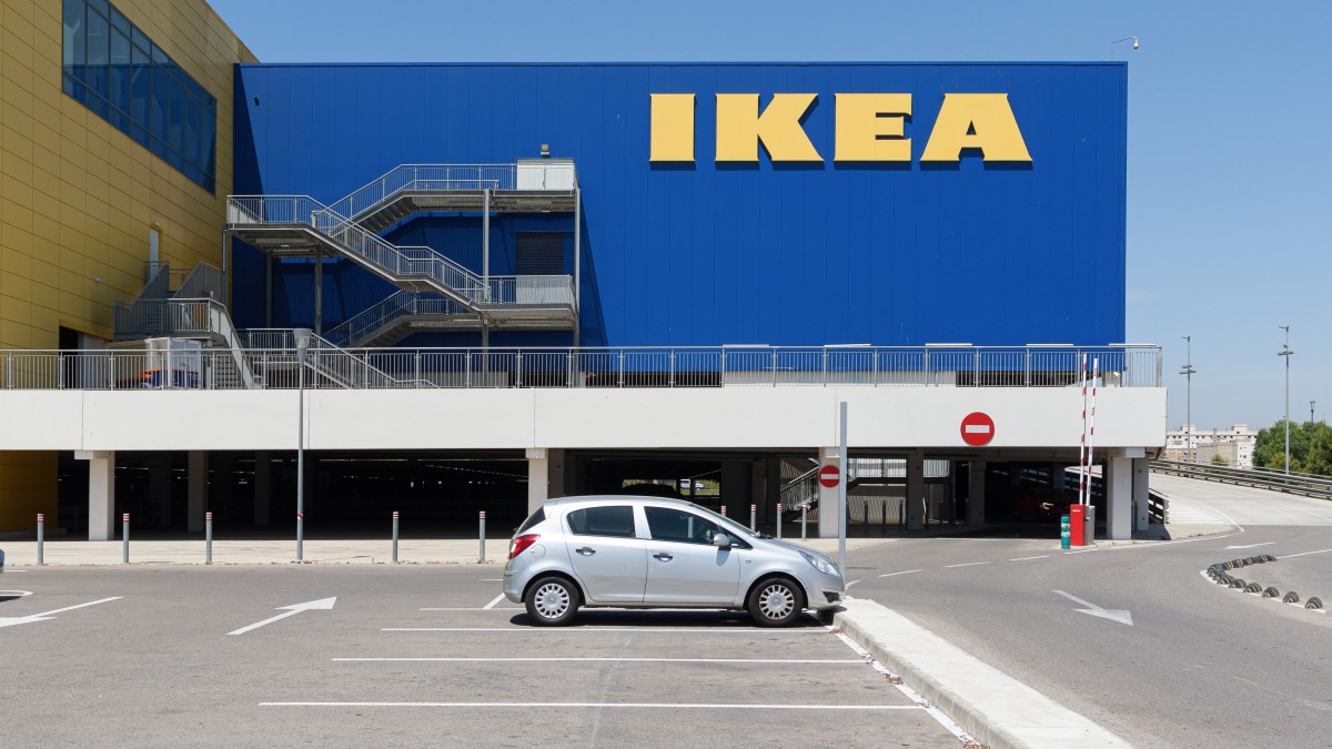 W Ikei nie można już ładować samochodu elektrycznego za darmo