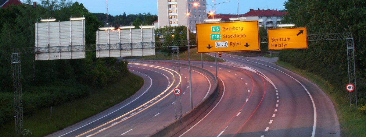 Policja wzmaga wakacyjne kontrole. Na tych odcinkach warto zdjąć nogę z gazu [LISTA]