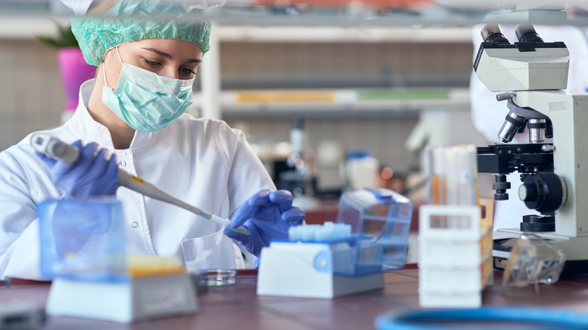 Norwegia kupiła szczepionki za drogo? Rząd miał przepłacić około 4 000 000 000 koron