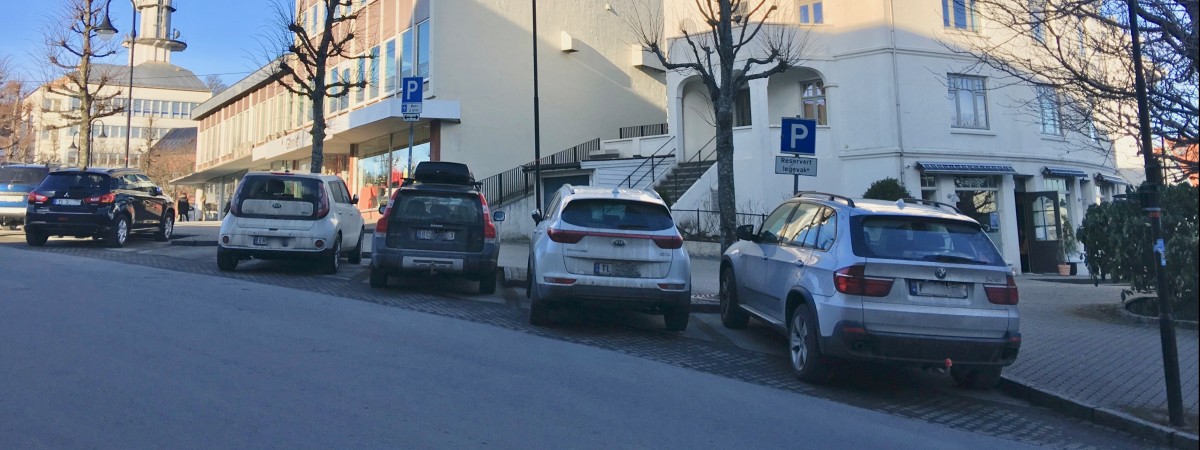 Prawie 60 000 nieubezpieczonych pojazdów mimo kar. Kierowcy bagatelizują podatek drogowy?