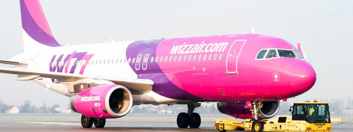 Włączył alarm przeciwpożarowy, by zdążyć na samolot do Polski. Ewakuowano całe lotnisko [AKTUALIZACJA]