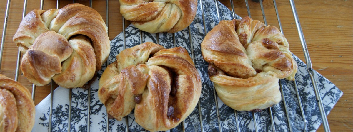 Klasyka norweskich wypieków: Kanelsnurrer – zakręcone cynamonowe bułeczki